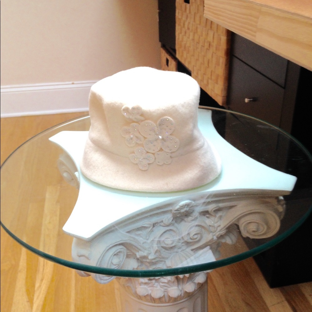 New--Felt Cloche Flower Hat